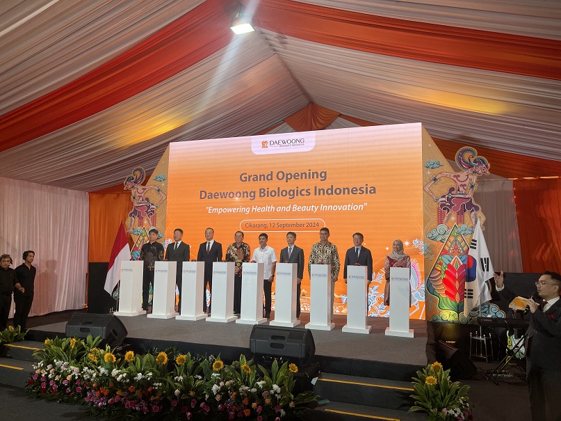 Wakil Duta Besar menghadiri acara Grand Opening Daewoong Biologics Indonesia