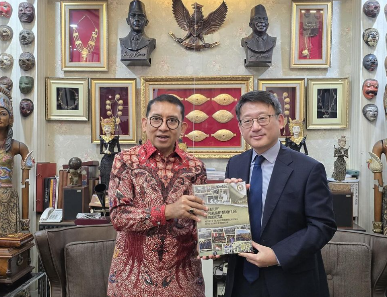 Wakil Dubes mengunjungi Bapak Fadli Zon, Ketua Badan Kerja Sama Antar Parlemen (BKSAP) DPR RI